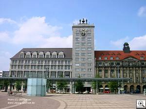 Leipzig: Kroch Hochhaus mit Glockenturm 