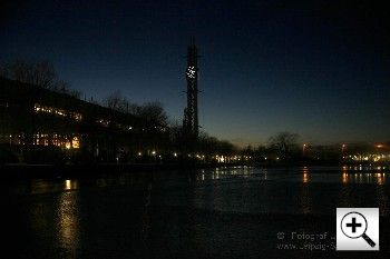 Nachtaufnahme-Messeturm-Leipzig