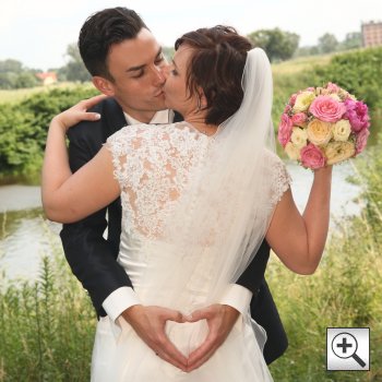 Foto: Romantisches Fotoshooting mit Hochzeitsfotograf auf der Messe in Leipzig