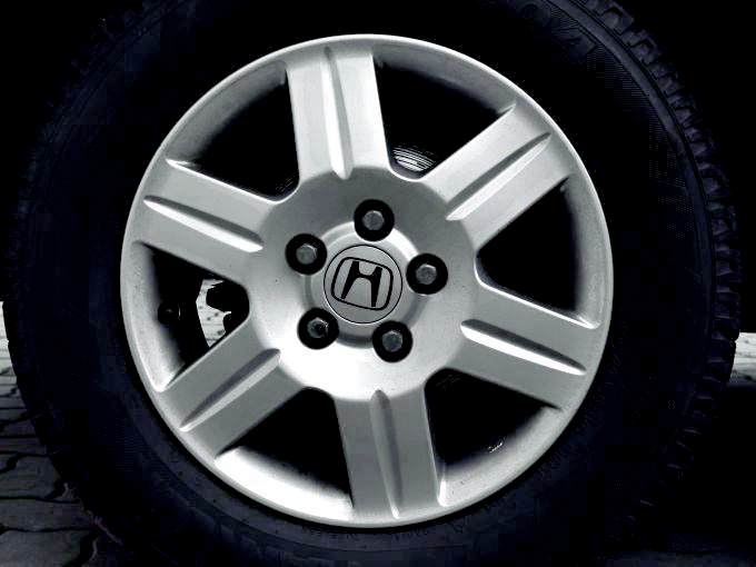 Foto: Foto: Honda CR-V 16" Alurder (Leichtemtall Felgen auf Winterreifen)