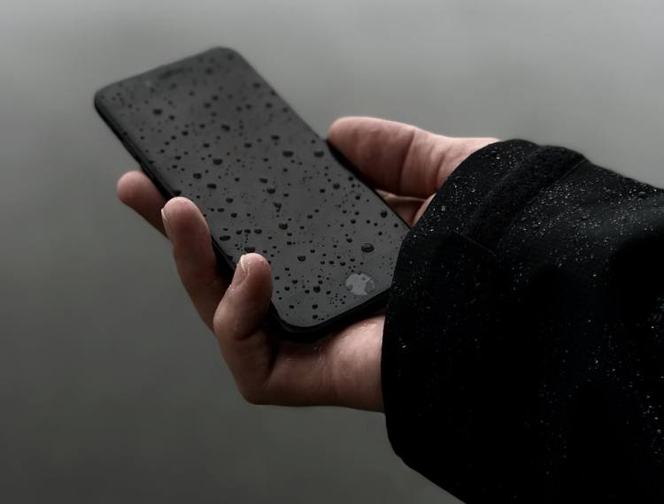 Handyversicherung Wasserschaden