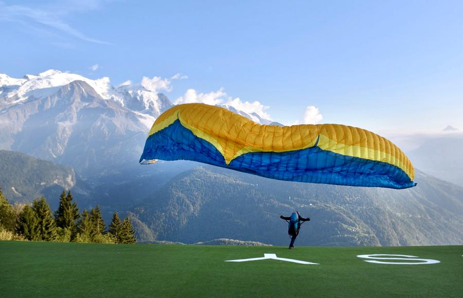 Paragliding