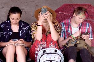Foto: Smartphone Nutzung Schulkinder in Leipzig