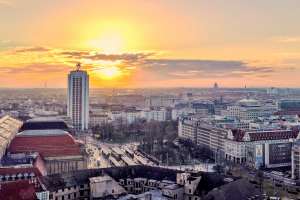 Foto: Sonnenaufgang ber der schsischen Industrie- und Messestadt Leipzig