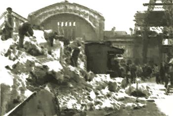 Foto: Leipzig Bombardierung 1945 - Der durch Bomben zerstrte Hauptbahnhof