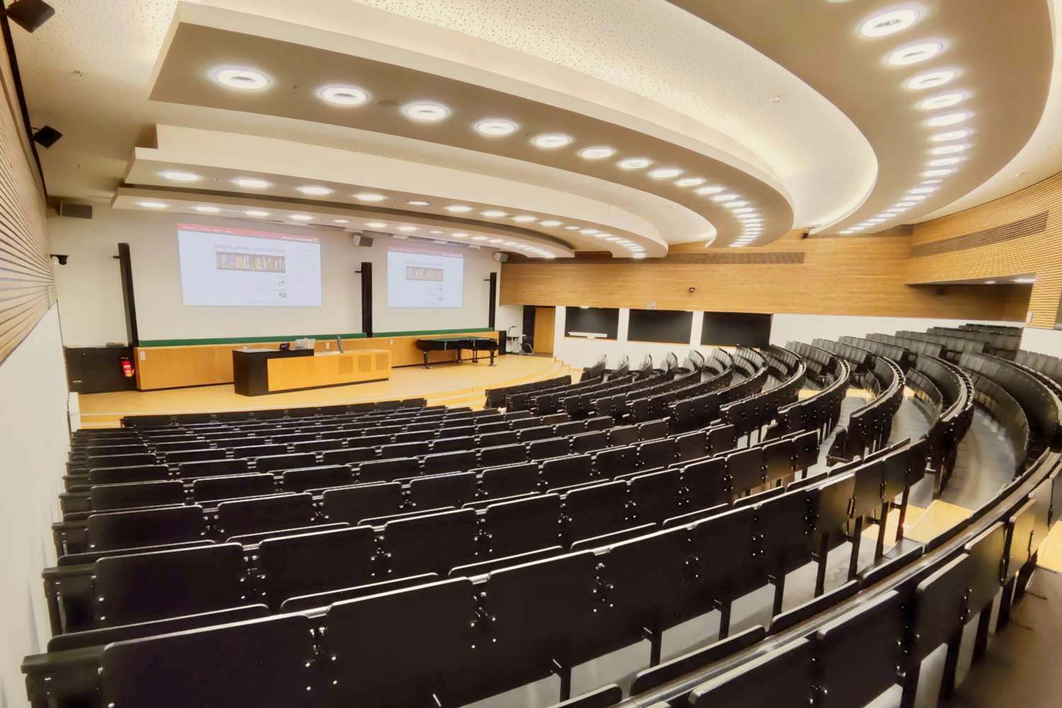 Uni Leipzig H�rsaal 3 mit 486 Pl�tzen im H�rsaalgeb�ude am Augustusplatz