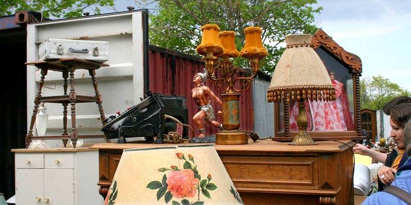 Trödelmarkt am Cottaweg (Kleinmesse Festgelände)